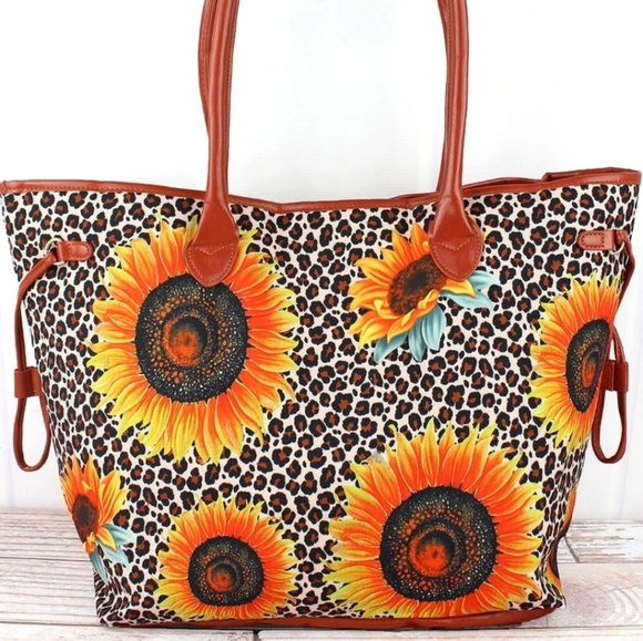 Handbags - 🌻🆕️🌻 Lrg. Sunflower & Leopard Tote